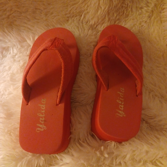 🌸2/$25 YALIDA Hot Pink Thick Wedge Flip Flops 3.5" (NOT ORANGE) - Picture 5 of 6